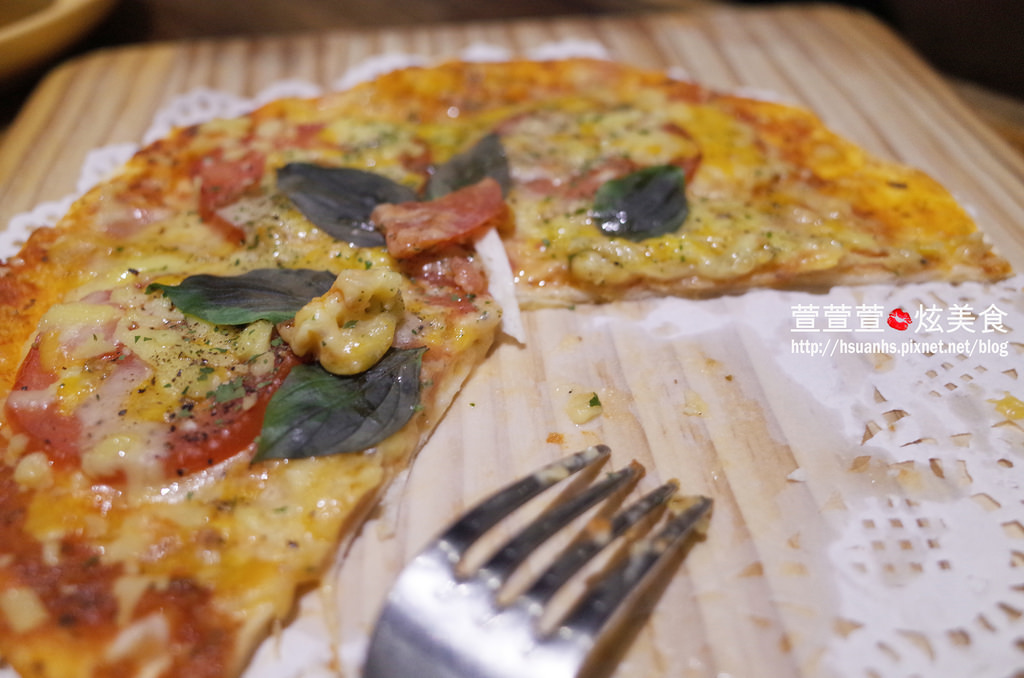 【台北】由你咖啡。南瓜義大利鹹蛋義大利麵、輕食、甜點表現超強!! 值得再訪 捷運南京三民下午茶(不限時/WIFI/閱讀桌燈)