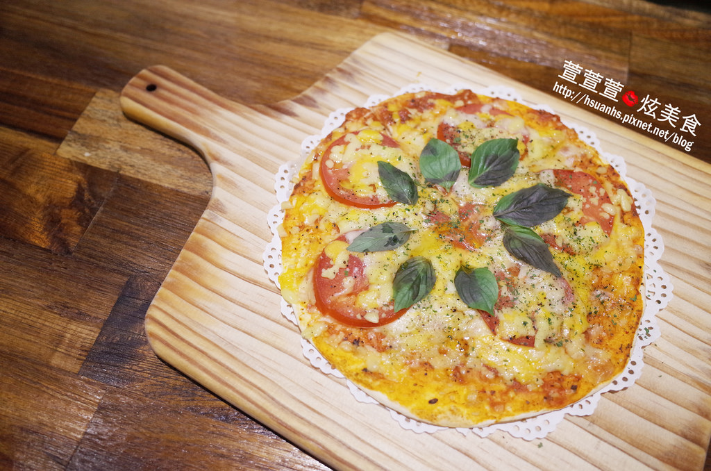 【台北】由你咖啡。南瓜義大利鹹蛋義大利麵、輕食、甜點表現超強!! 值得再訪 捷運南京三民下午茶(不限時/WIFI/閱讀桌燈)