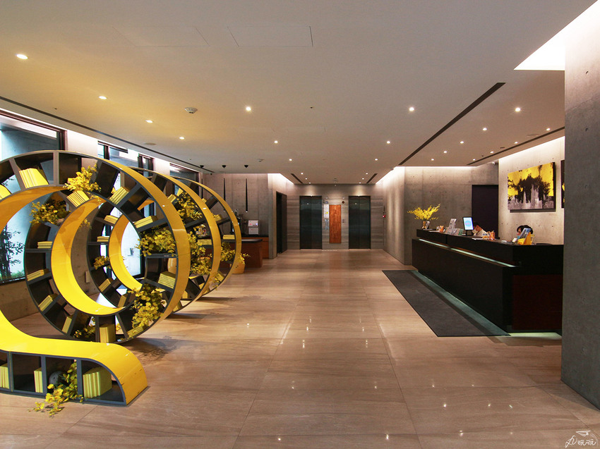 【新驛旅店復興北路店】清水模質感旅店推薦