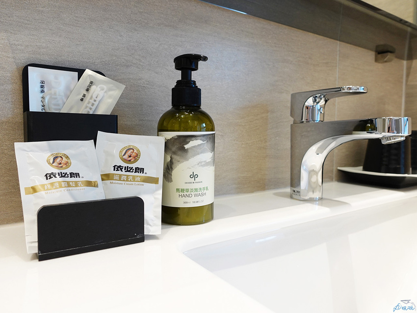 【新驛旅店復興北路店】清水模質感旅店推薦