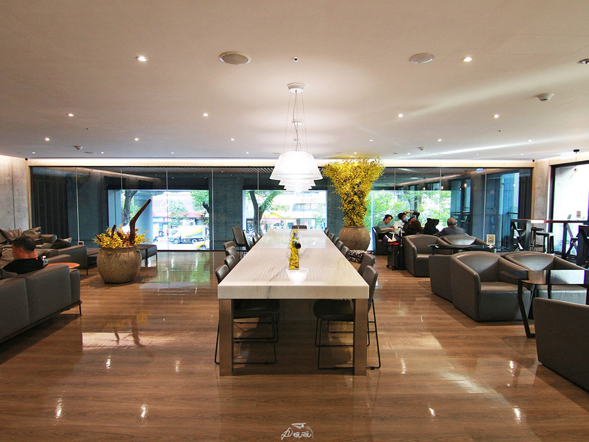 【新驛旅店復興北路店】清水模質感旅店推薦