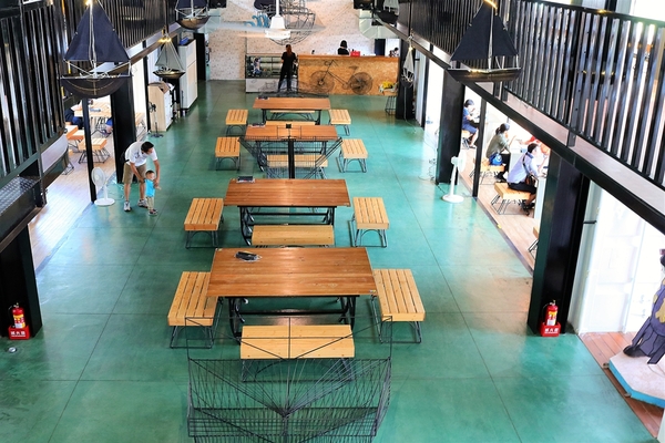 B12文創特區:【彰化員林景點】B12文創特區~工業風的藝術裝置主題,3D立體動物彩繪,鐵皮屋結合複合式餐飲