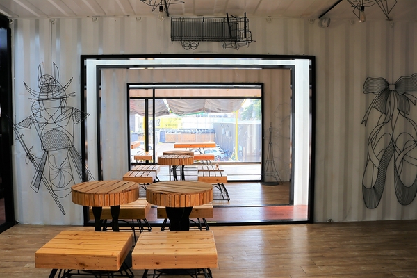 B12文創特區:【彰化員林景點】B12文創特區~工業風的藝術裝置主題,3D立體動物彩繪,鐵皮屋結合複合式餐飲