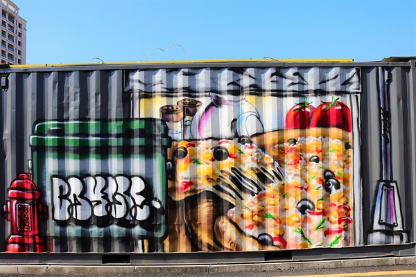 B12文創特區:【彰化員林景點】B12文創特區~工業風的藝術裝置主題,3D立體動物彩繪,鐵皮屋結合複合式餐飲