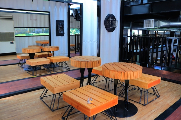 B12文創特區:【彰化員林景點】B12文創特區~工業風的藝術裝置主題,3D立體動物彩繪,鐵皮屋結合複合式餐飲