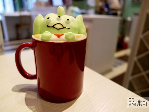 理性與感性咖啡：【桃園平鎮美食】理性&感性Cafe：療癒系美食推薦，多種免費立體拉花，少女下午茶首選，還有鬆餅與熱壓吐司喔