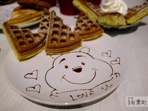 理性與感性咖啡：【桃園平鎮美食】理性&感性Cafe：療癒系美食推薦，多種免費立體拉花，少女下午茶首選，還有鬆餅與熱壓吐司喔