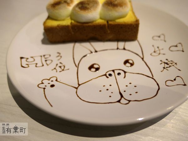 理性與感性咖啡：【桃園平鎮美食】理性&感性Cafe：療癒系美食推薦，多種免費立體拉花，少女下午茶首選，還有鬆餅與熱壓吐司喔