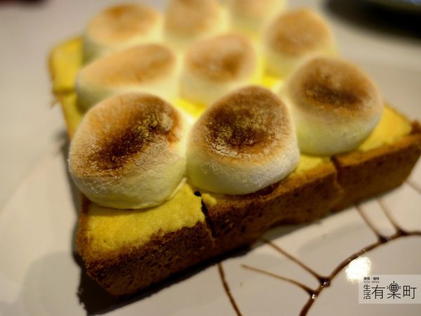 理性與感性咖啡：【桃園平鎮美食】理性&感性Cafe：療癒系美食推薦，多種免費立體拉花，少女下午茶首選，還有鬆餅與熱壓吐司喔