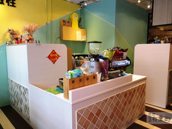 理性與感性咖啡：【桃園平鎮美食】理性&感性Cafe：療癒系美食推薦，多種免費立體拉花，少女下午茶首選，還有鬆餅與熱壓吐司喔