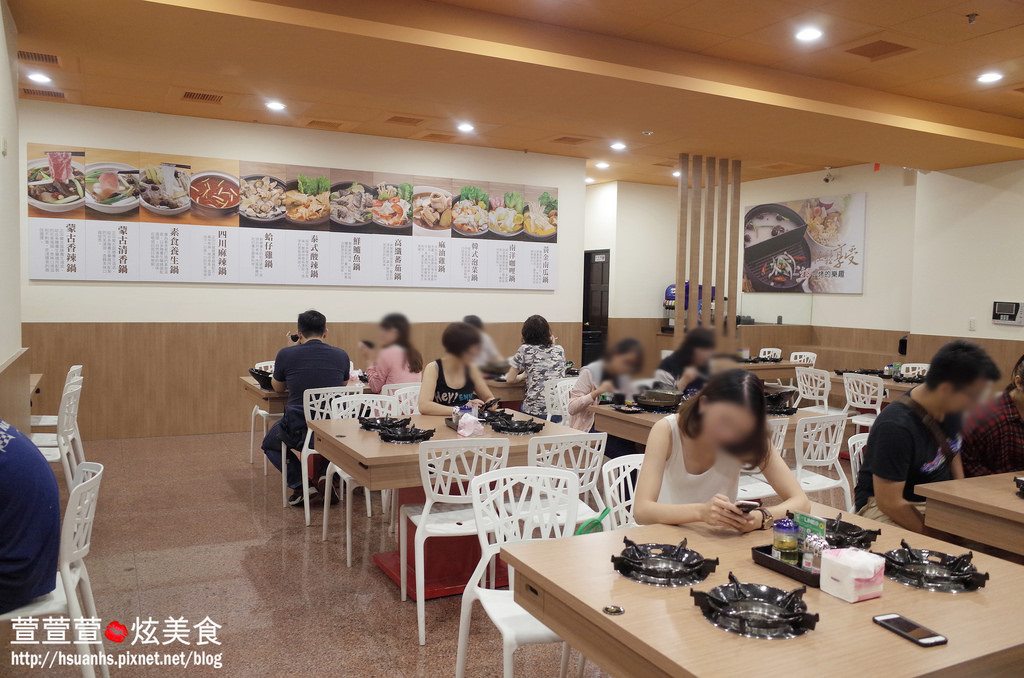 【桃園】半個鍋(桃園八德忠勇店)。年初新開幕 一個人也可以火烤兩吃雙享受! 燒烤、火鍋、 壽喜燒、 清煎 想怎麼玩就怎麼玩