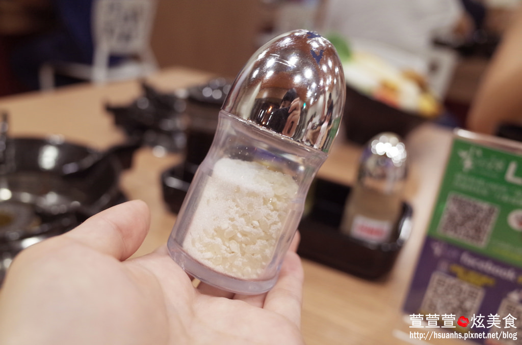 【桃園】半個鍋(桃園八德忠勇店)。年初新開幕 一個人也可以火烤兩吃雙享受! 燒烤、火鍋、 壽喜燒、 清煎 想怎麼玩就怎麼玩