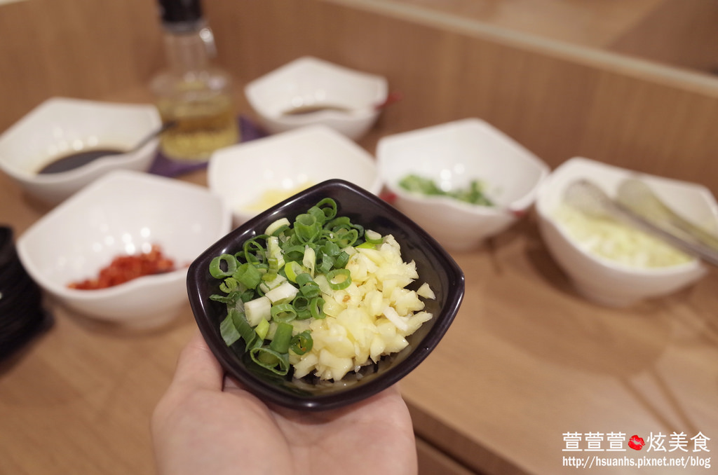 【桃園】半個鍋(桃園八德忠勇店)。年初新開幕 一個人也可以火烤兩吃雙享受! 燒烤、火鍋、 壽喜燒、 清煎 想怎麼玩就怎麼玩