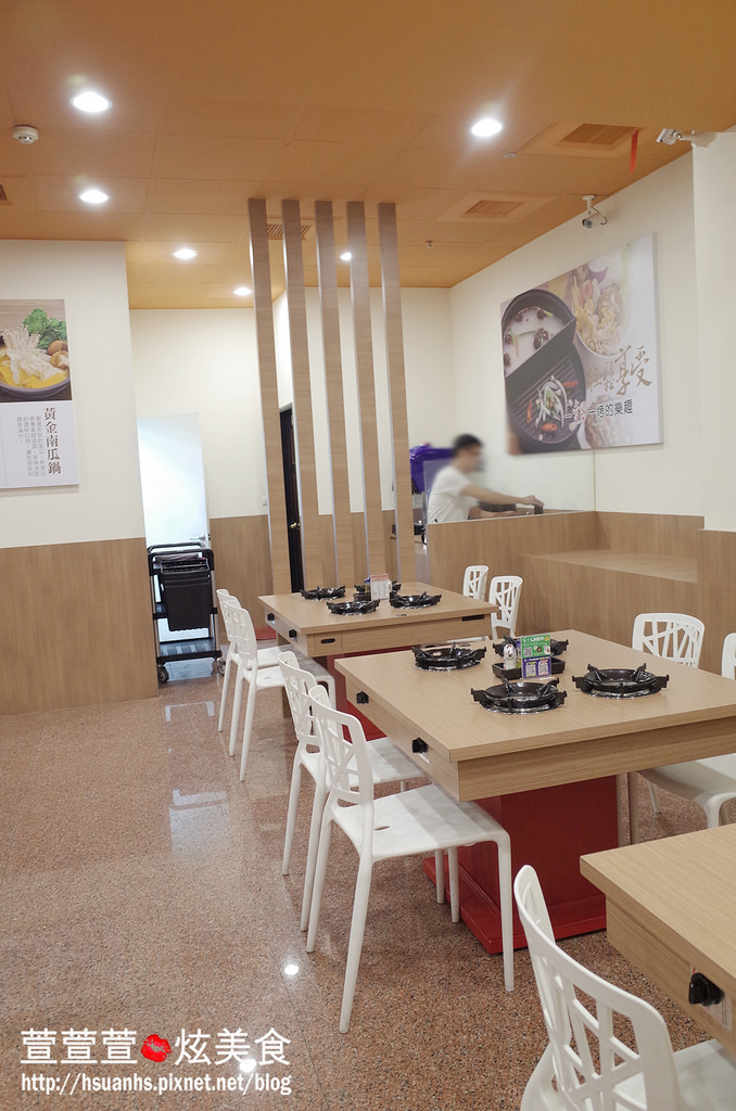 【桃園】半個鍋(桃園八德忠勇店)。年初新開幕 一個人也可以火烤兩吃雙享受! 燒烤、火鍋、 壽喜燒、 清煎 想怎麼玩就怎麼玩