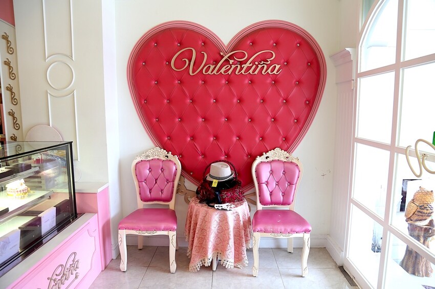 華侖婷娜巧克力：台南在地巧克力品牌.情人節送禮.節慶巧克力禮盒推薦/客製化手作造型巧克力/情人節巧克力禮物推薦 - 進食的巨鼠