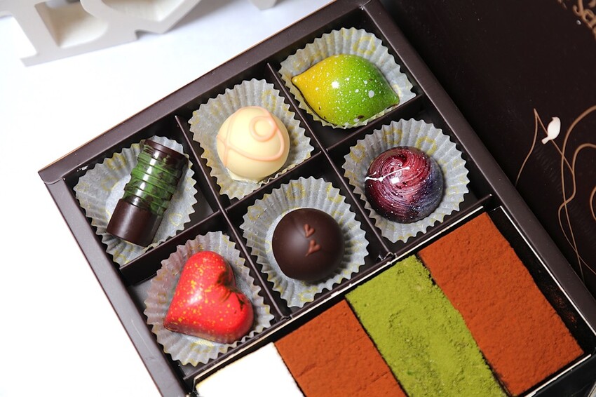 華侖婷娜巧克力：台南在地巧克力品牌.情人節送禮.節慶巧克力禮盒推薦/客製化手作造型巧克力/情人節巧克力禮物推薦 - 進食的巨鼠