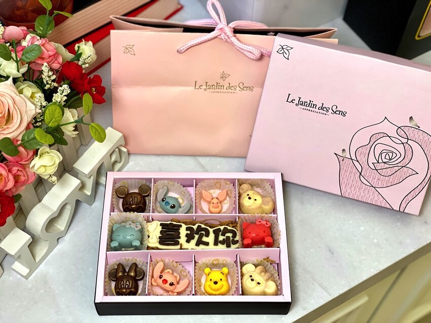 華侖婷娜巧克力：台南在地巧克力品牌.情人節送禮.節慶巧克力禮盒推薦/客製化手作造型巧克力/情人節巧克力禮物推薦 - 進食的巨鼠