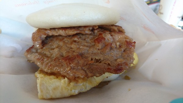 笨豬の胖:高雄早午餐~笨豬の胖/笨豬的胖~平價的美味~推九層塔蛋餅、割包燒肉、黑糖鮮Q奶~真是太好吃囉~ 笨豬の胖:高雄早午餐~笨豬の胖/笨豬的胖~平價的美味~推九層塔蛋餅、割包燒肉、黑糖鮮Q奶~真是太好吃囉~