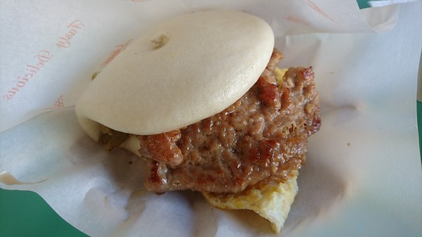 笨豬の胖:高雄早午餐~笨豬の胖/笨豬的胖~平價的美味~推九層塔蛋餅、割包燒肉、黑糖鮮Q奶~真是太好吃囉~ 笨豬の胖:高雄早午餐~笨豬の胖/笨豬的胖~平價的美味~推九層塔蛋餅、割包燒肉、黑糖鮮Q奶~真是太好吃囉~