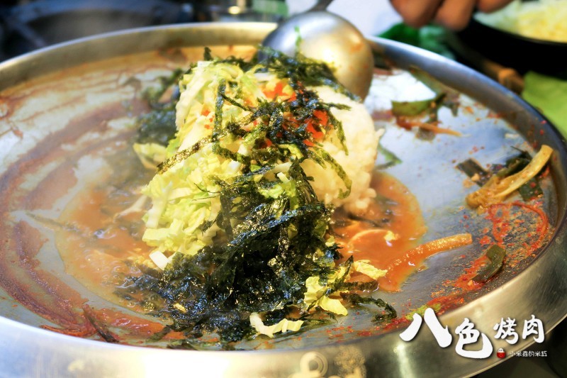 【捷運忠孝敦化站】八色烤肉~南韓必吃美食，台北東區再起~8種口味的燒肉，ㄧ次滿足，起司炒飯也很好吃喔!