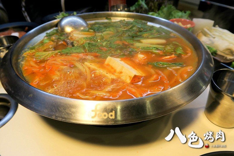 【捷運忠孝敦化站】八色烤肉~南韓必吃美食，台北東區再起~8種口味的燒肉，ㄧ次滿足，起司炒飯也很好吃喔!