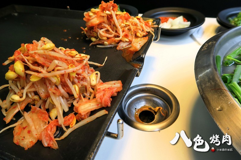 【捷運忠孝敦化站】八色烤肉~南韓必吃美食，台北東區再起~8種口味的燒肉，ㄧ次滿足，起司炒飯也很好吃喔!
