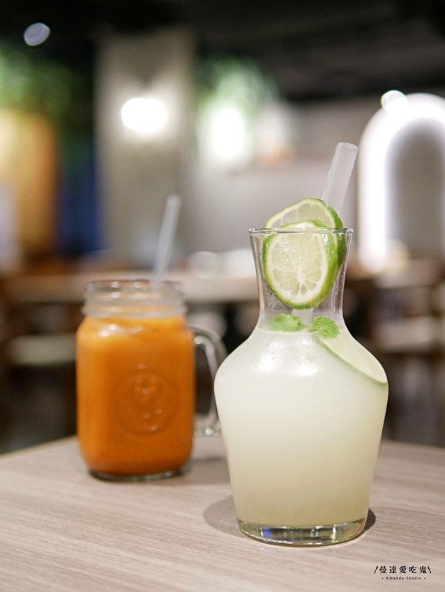 不用搭飛機就能品嚐到的泰式好滋味『泰味館泰式料理』逛愛買吃好料,剛炸好的酥香椒麻雞點起來!板橋美食|新北美食|泰式料理 - 曼達愛吃鬼