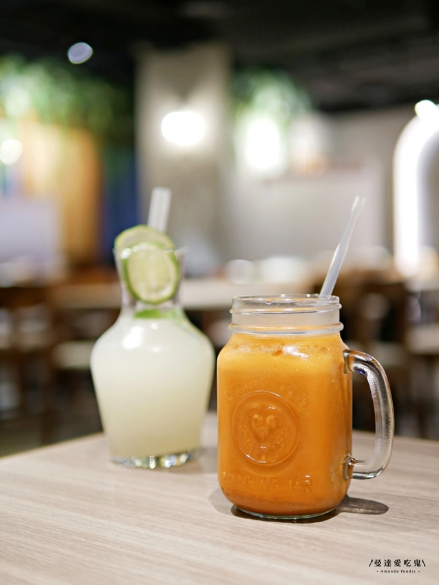 不用搭飛機就能品嚐到的泰式好滋味『泰味館泰式料理』逛愛買吃好料,剛炸好的酥香椒麻雞點起來!板橋美食|新北美食|泰式料理 - 曼達愛吃鬼