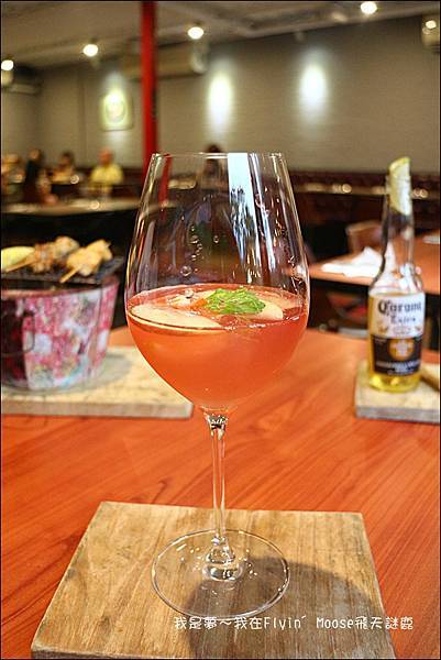 Flyin%5C Moose飛天謎鹿29.jpg