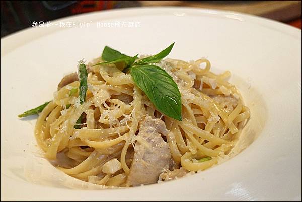 Flyin%5C Moose飛天謎鹿34.jpg