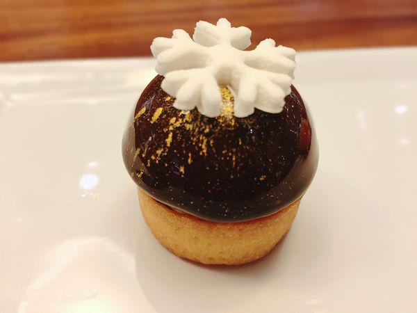 『台北東區複合式精品』HAMA BOUTIQUE 精緻小巧聖誕限定甜點 Dolcetti。用低調奢華的品味妝點自己,優雅地迎接美好的聖誕節吧。