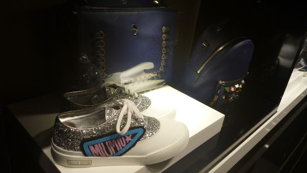 『台北東區複合式精品』HAMA BOUTIQUE 精緻小巧聖誕限定甜點 Dolcetti。用低調奢華的品味妝點自己,優雅地迎接美好的聖誕節吧。