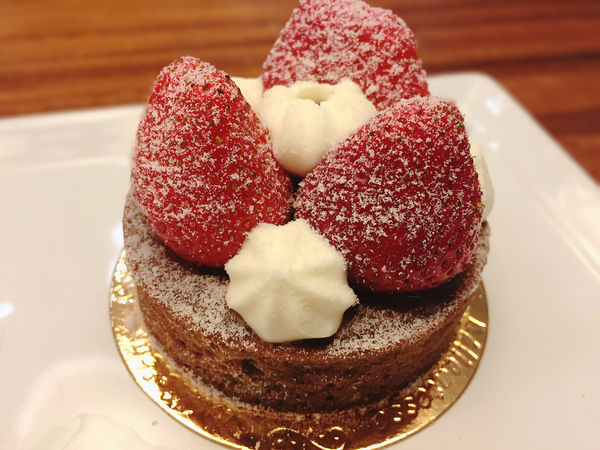 『台北東區複合式精品』HAMA BOUTIQUE 精緻小巧聖誕限定甜點 Dolcetti。用低調奢華的品味妝點自己,優雅地迎接美好的聖誕節吧。