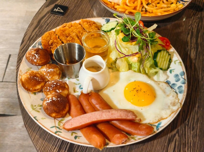 鄰近三重國小站巷弄內的早午餐~