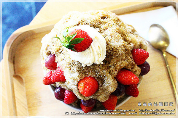 冰屋:【高雄】前鎮區。冰屋《期間限定.每日限量》小山園聖誕樹 vs. 美人傾城 冰屋:【高雄】前鎮區。冰屋《期間限定.每日限量》小山園聖誕樹 vs. 美人傾城