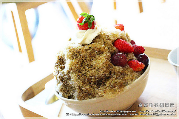 冰屋:【高雄】前鎮區。冰屋《期間限定.每日限量》小山園聖誕樹 vs. 美人傾城 冰屋:【高雄】前鎮區。冰屋《期間限定.每日限量》小山園聖誕樹 vs. 美人傾城