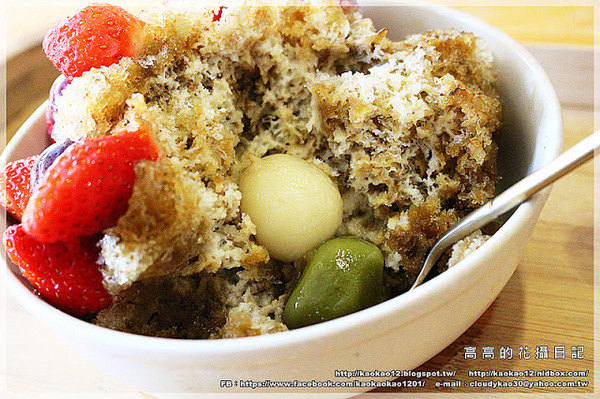 冰屋:【高雄】前鎮區。冰屋《期間限定.每日限量》小山園聖誕樹 vs. 美人傾城 冰屋:【高雄】前鎮區。冰屋《期間限定.每日限量》小山園聖誕樹 vs. 美人傾城