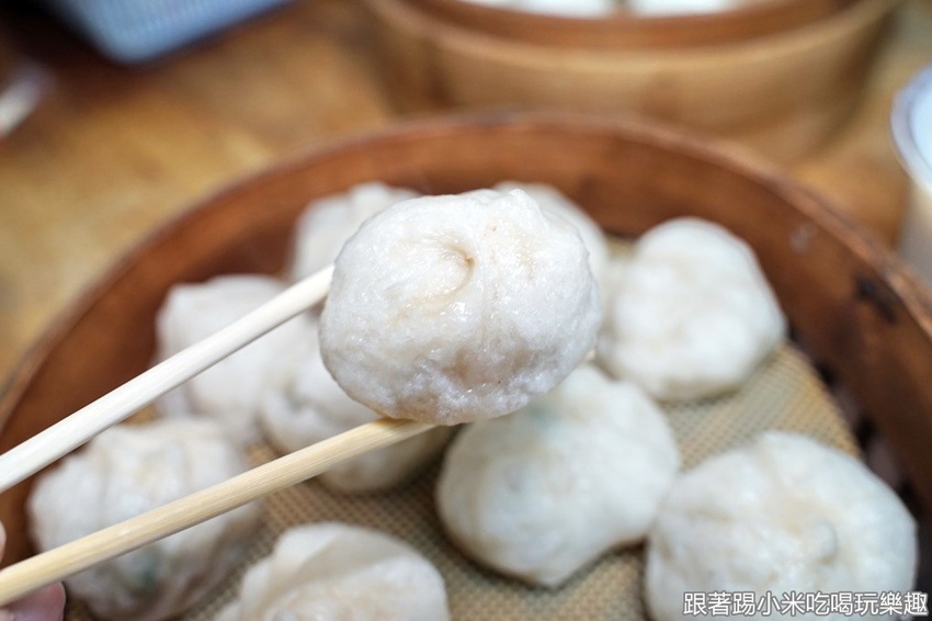 新竹關東市場人氣爆棚小籠包排隊美食！