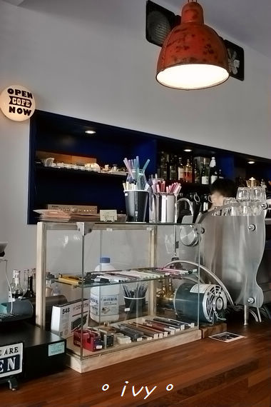 續日：♡ 新竹食 ♡ 續日咖啡。人文極簡的超人氣咖啡館