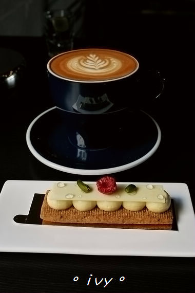 續日：♡ 新竹食 ♡ 續日咖啡。人文極簡的超人氣咖啡館