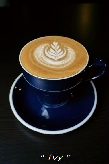 續日：♡ 新竹食 ♡ 續日咖啡。人文極簡的超人氣咖啡館