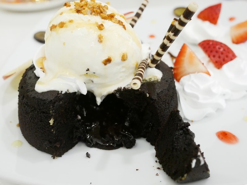 【板橋美食】Oyami板橋新埔店，放鬆聊八卦好去處（下午茶、義大利麵、鬆餅）