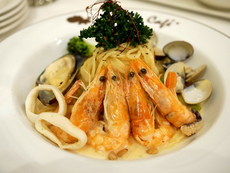 【板橋美食】Oyami板橋新埔店，放鬆聊八卦好去處（下午茶、義大利麵、鬆餅）