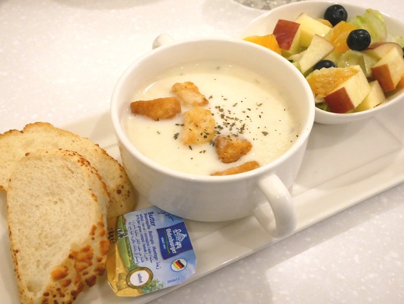 【板橋美食】Oyami板橋新埔店，放鬆聊八卦好去處（下午茶、義大利麵、鬆餅）