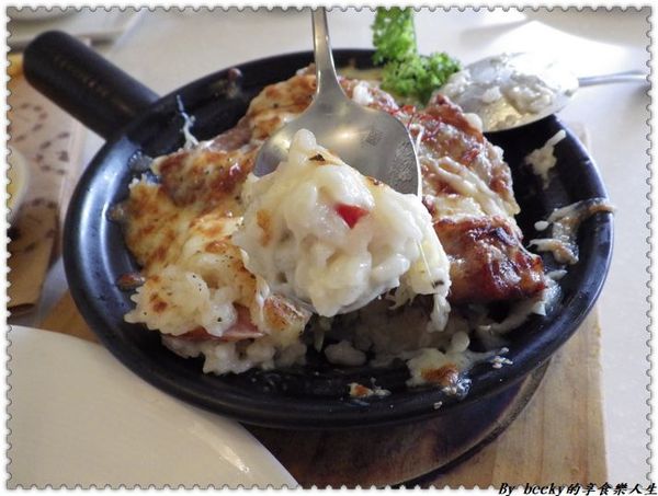 <捷運新埔站>板橋下午茶/義大利麵/鬆餅/捷運新埔站/童話世界/IG拍照好地方/ Oyami café/甜點