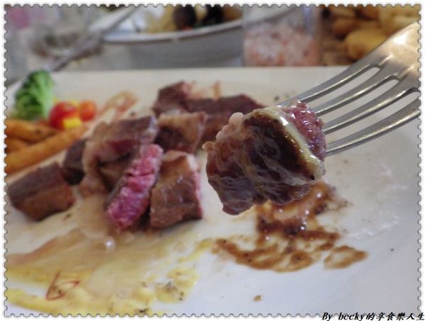 <捷運新埔站>板橋下午茶/義大利麵/鬆餅/捷運新埔站/童話世界/IG拍照好地方/ Oyami café/甜點