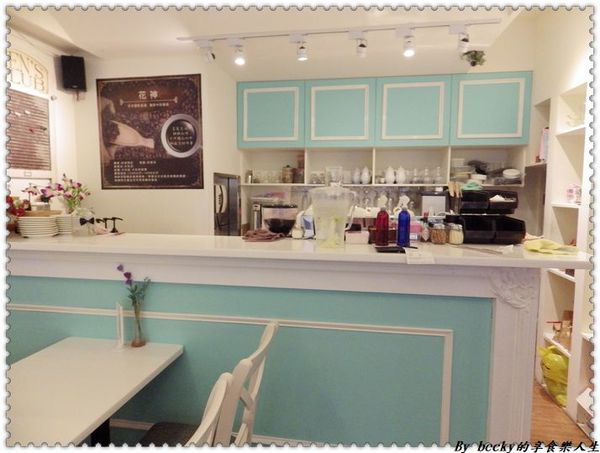 <捷運新埔站>板橋下午茶/義大利麵/鬆餅/捷運新埔站/童話世界/IG拍照好地方/ Oyami café/甜點