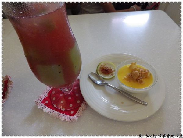 <捷運新埔站>板橋下午茶/義大利麵/鬆餅/捷運新埔站/童話世界/IG拍照好地方/ Oyami café/甜點