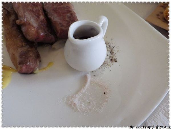 <捷運新埔站>板橋下午茶/義大利麵/鬆餅/捷運新埔站/童話世界/IG拍照好地方/ Oyami café/甜點