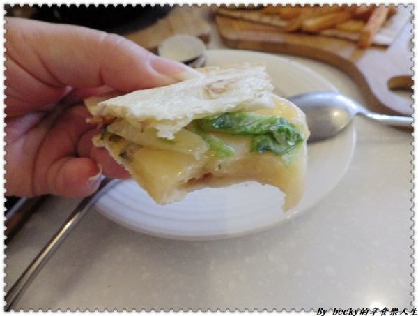 <捷運新埔站>板橋下午茶/義大利麵/鬆餅/捷運新埔站/童話世界/IG拍照好地方/ Oyami café/甜點